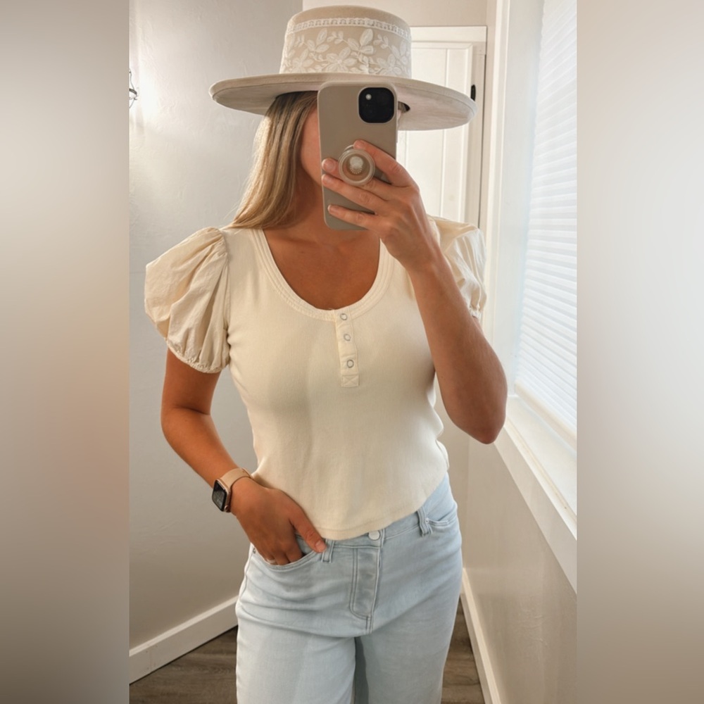 &Merci Puff Sleeve Henley in Cream Size Large Cropped